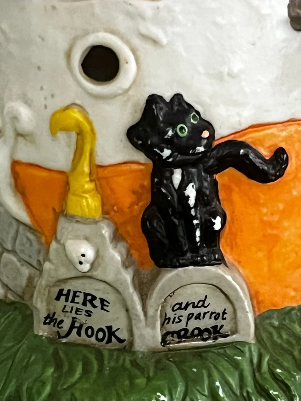 Widwest Halloween Cape Odd 19569-7 Ceramic Haunted Lighthouse Lamp